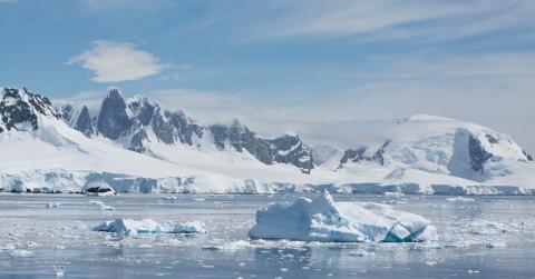 Étudier les chutes de neige en Antarctique pour mieux prévoir l’évolution du climat Étudier les chutes de neige en Antarctique pour mieux prévoir l’évolution du climat