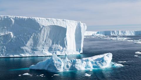 Antarctique : l’océan se refroidit en surface, mais se réchauffe en profondeur Antarctique : l’océan se refroidit en surface, mais se réchauffe en profondeur